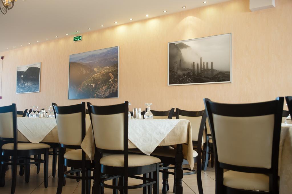 Hotel Lefas Delphi Bagian luar foto