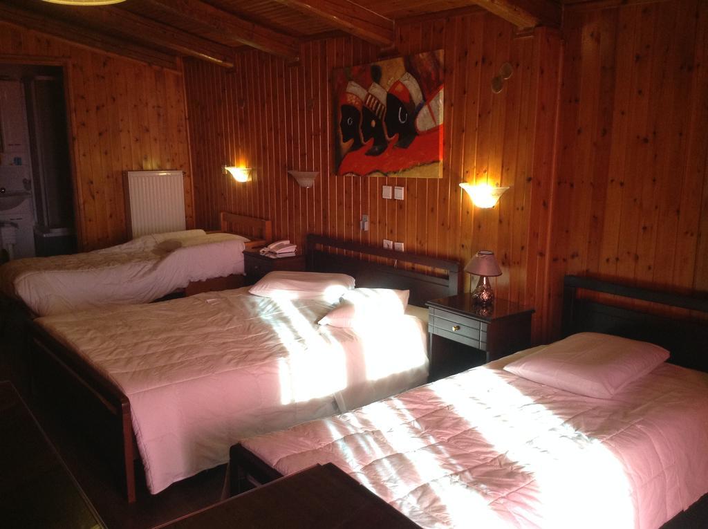 Hotel Lefas Delphi Bagian luar foto