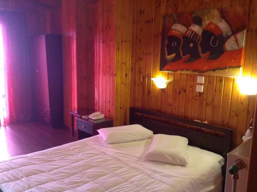 Hotel Lefas Delphi Bagian luar foto