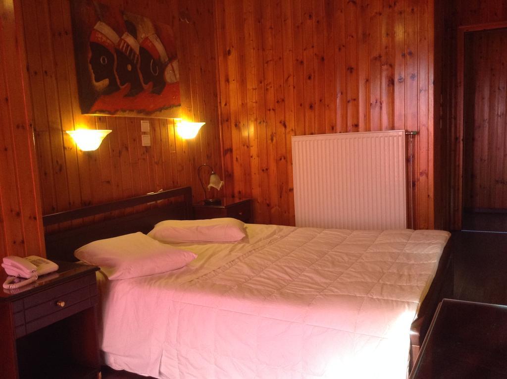 Hotel Lefas Delphi Bagian luar foto