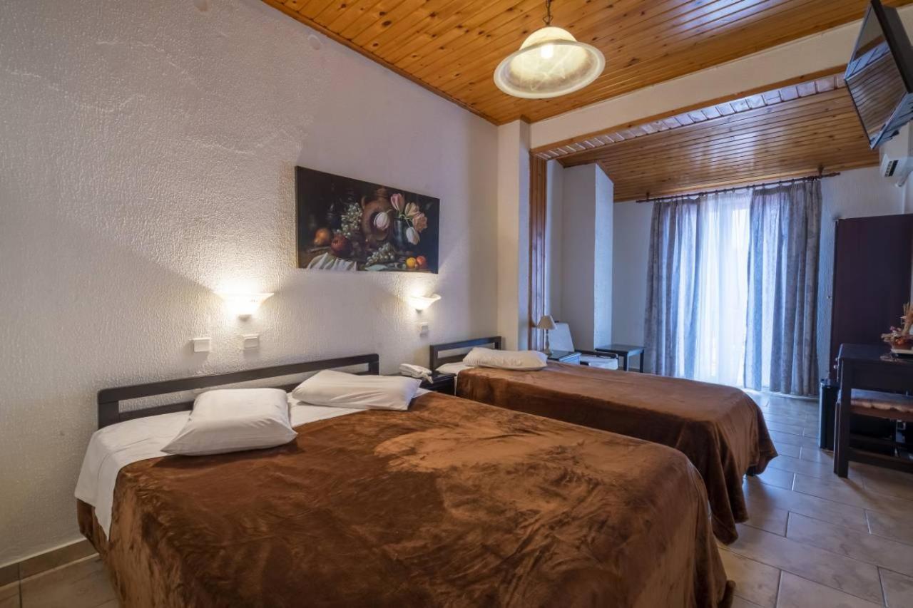 Hotel Lefas Delphi Bagian luar foto