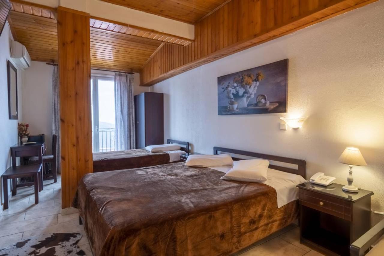Hotel Lefas Delphi Bagian luar foto